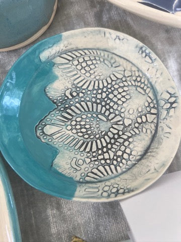 Two-color textured dish (small)